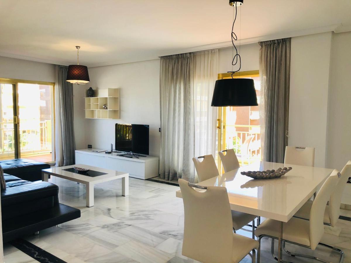 Rentcostadelsol Fuengirola Dona Sofia A Extérieur photo