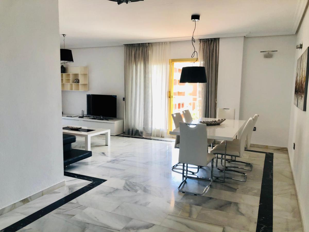 Rentcostadelsol Fuengirola Dona Sofia A Extérieur photo