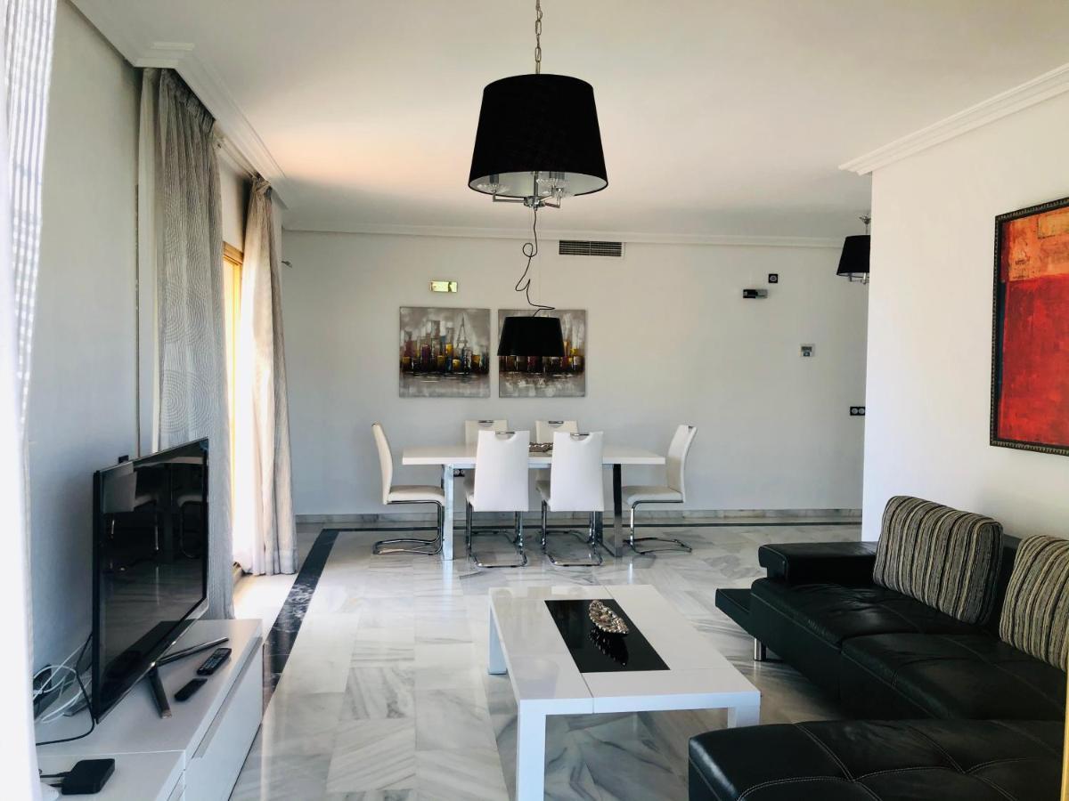 Rentcostadelsol Fuengirola Dona Sofia A Extérieur photo